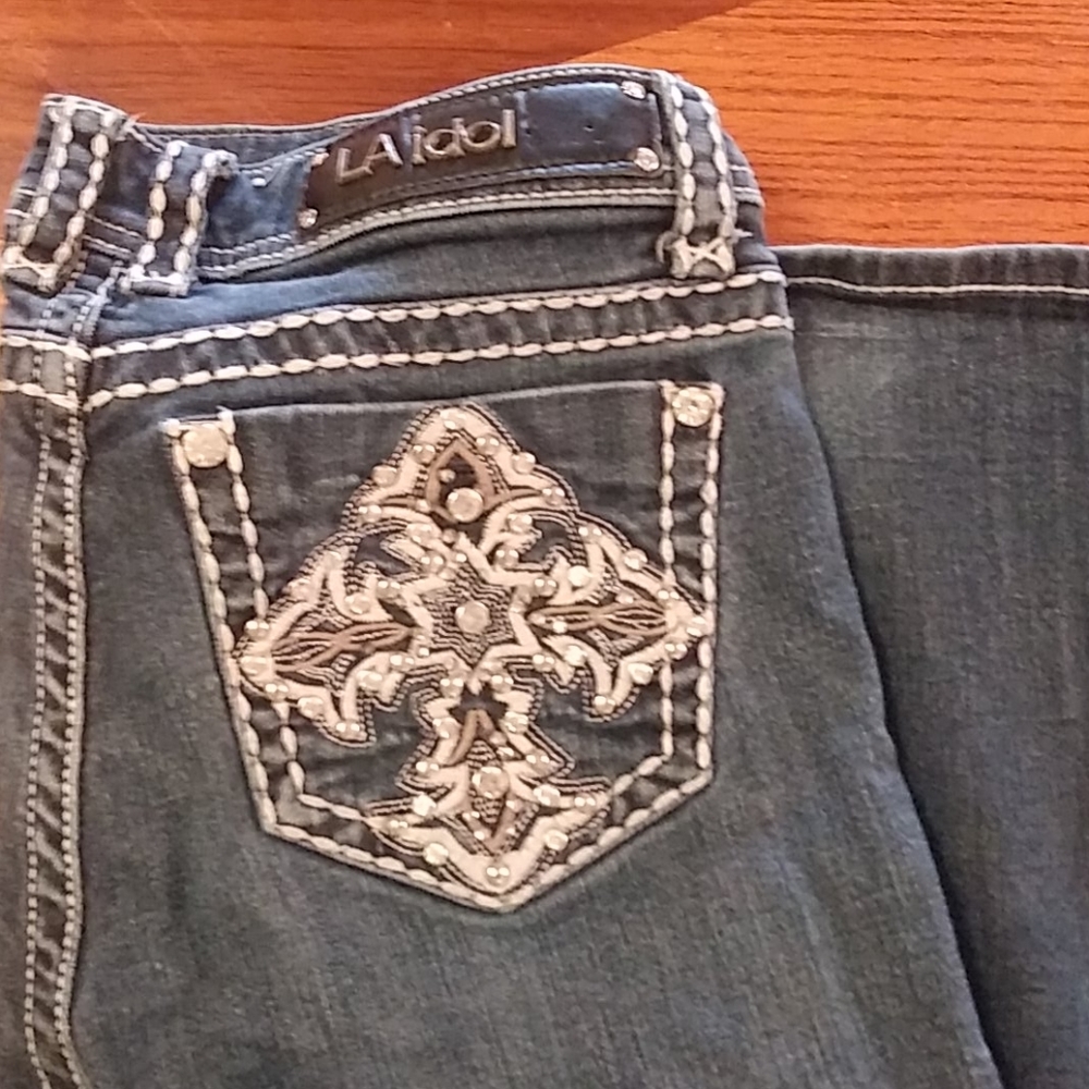 La idol usa jeans